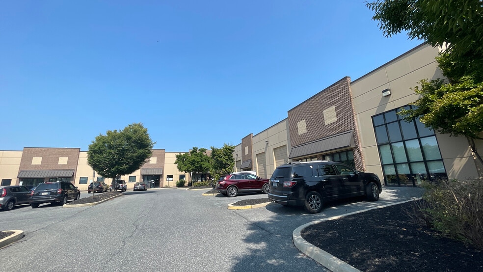 More Photos Of 941 Marcon Blvd, Allentown Light Distribution For Lease