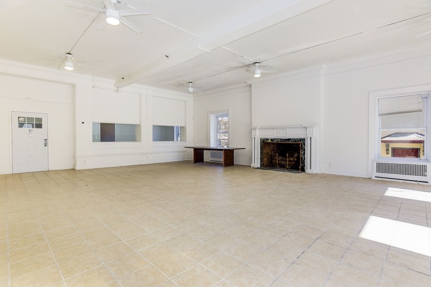 More Photos Of 140 E Hanover St, Trenton Schools For Sale