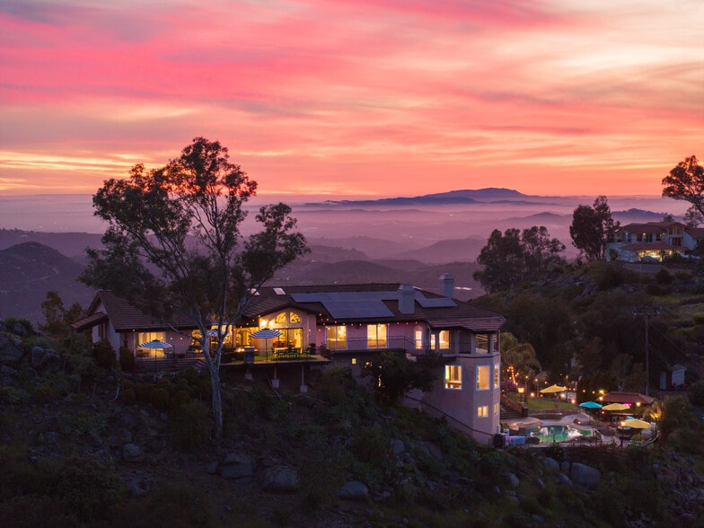 More Photos Of 9505 Meadow Mesa Dr, Escondido Specialty For Sale