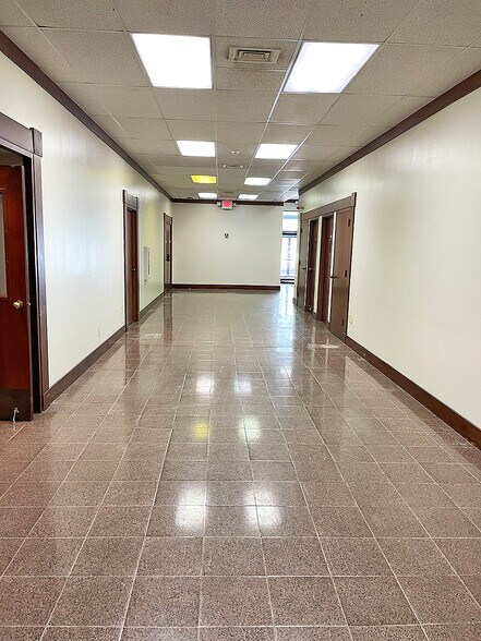 More Photos Of 201 Saint Louis St, Mobile Office For Sale