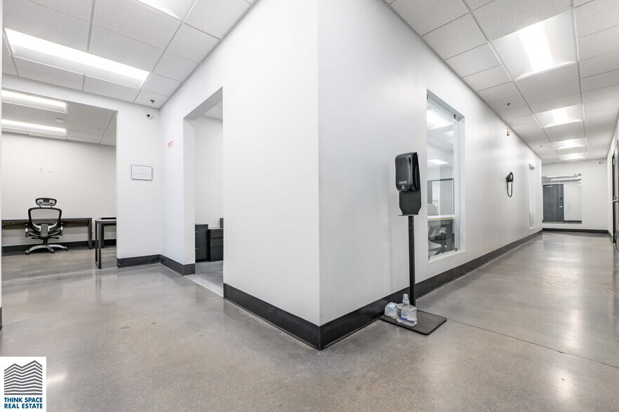 More Photos Of 9419 Mason Ave, Chatsworth Manufacturing For Lease
