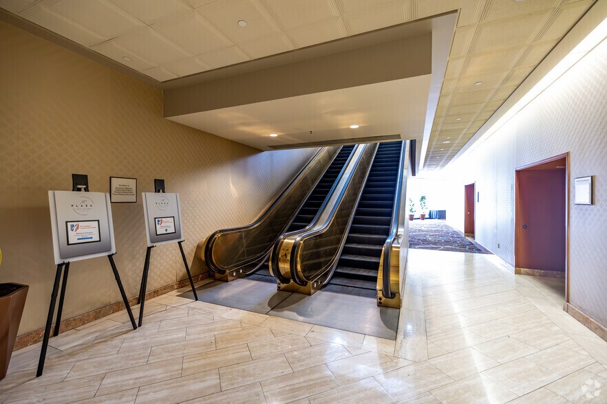 More Photos Of 75 E State St, Columbus Hotel For Sale