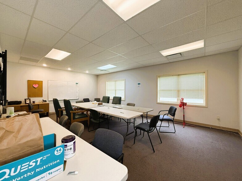 More Photos Of 111 Hamilton St, Mexico Office For Sale