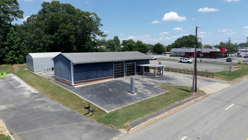 More Photos Of 1010 NE Main St, Simpsonville Auto Repair For Sale