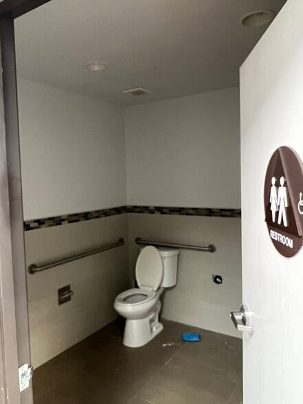 More Photos Of 2346 E Thousand Oaks Blvd, Thousand Oaks Unknown For Lease