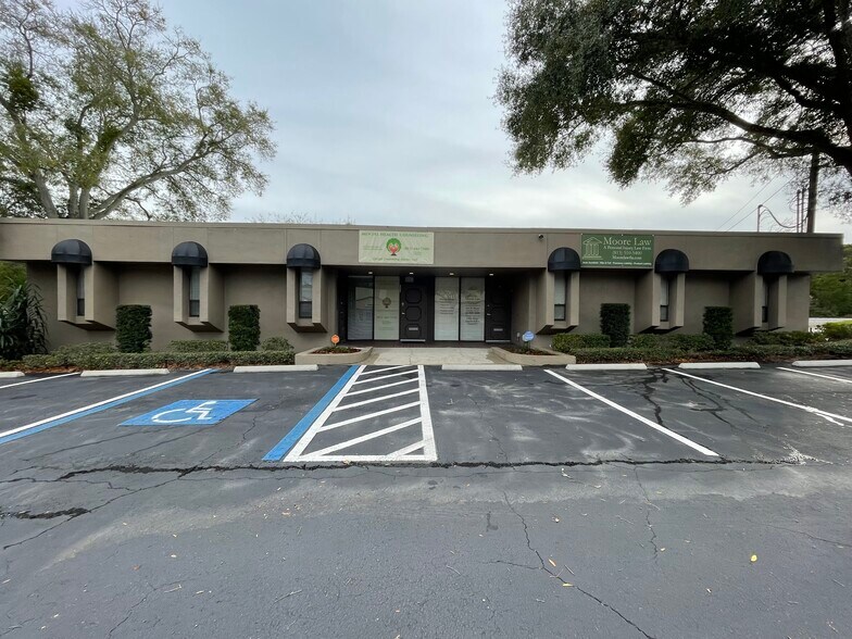 More Photos Of 1046 W Busch Blvd, Tampa Office Residential For Lease