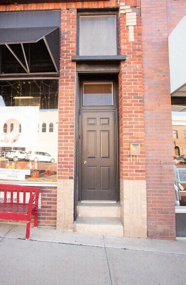 More Photos Of 219 Norris Ave, McCook Storefront For Sale