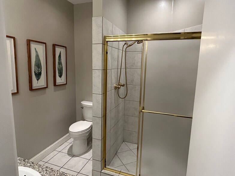 More Photos Of 4235 Cedar Springs Rd, Dallas Office For Lease