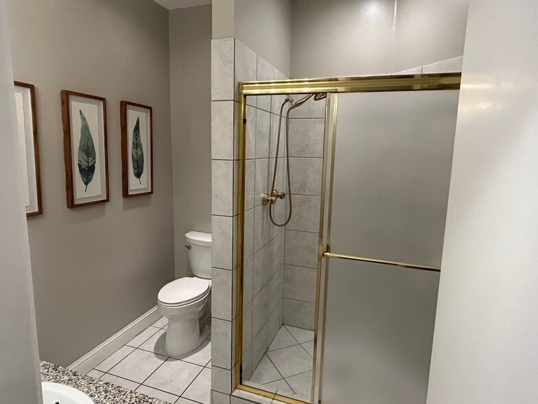 More Photos Of 4235 Cedar Springs Rd, Dallas Office For Sale