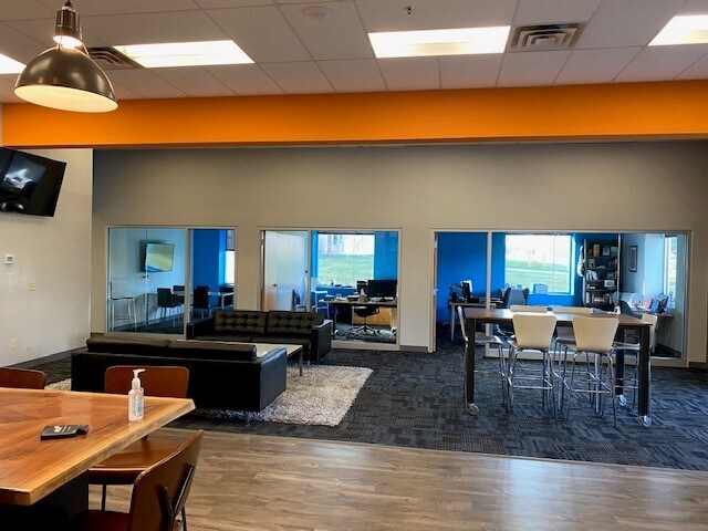 More Photos Of 1200-1212 Red Fox Rd, Arden Hills Medical For Lease