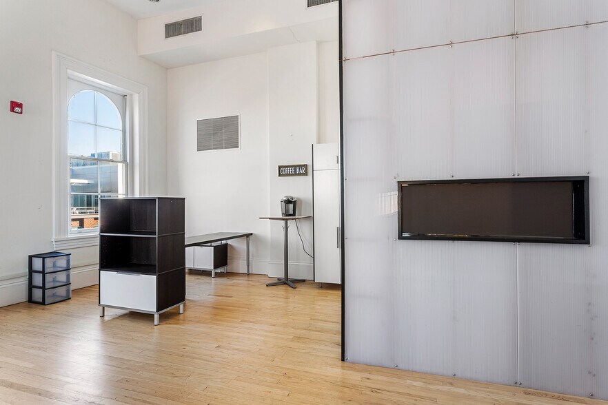 More Photos Of 439-451 S Broad St, Trenton Office For Lease