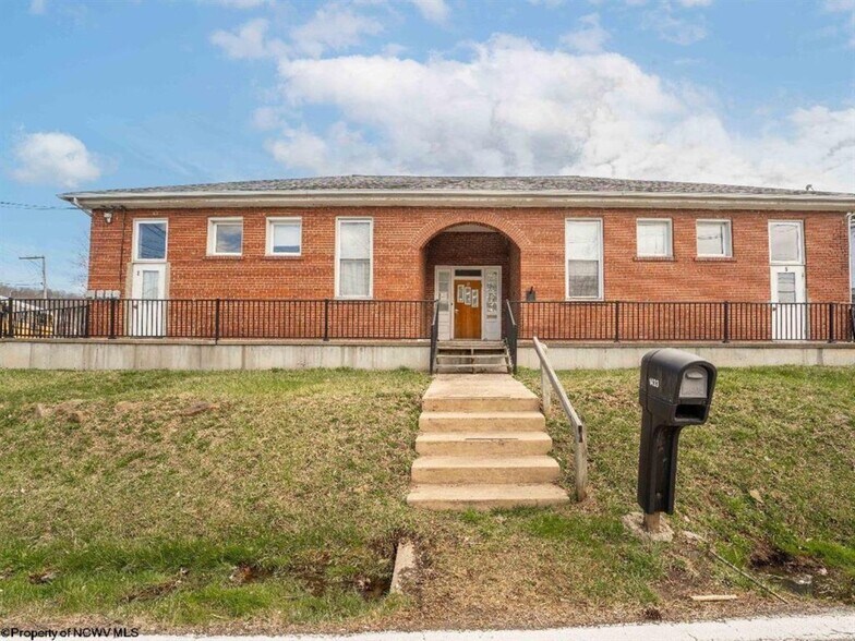 More Photos Of 1433 Dorsey Ave, Morgantown Schools For Sale