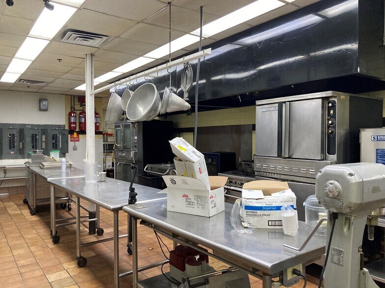 More Photos Of 517 Grand Canyon Dr, Madison Multifamily For Sale