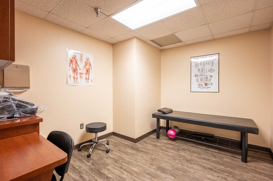 More Photos Of 6719 Gall Blvd, Zephyrhills Medical For Sale