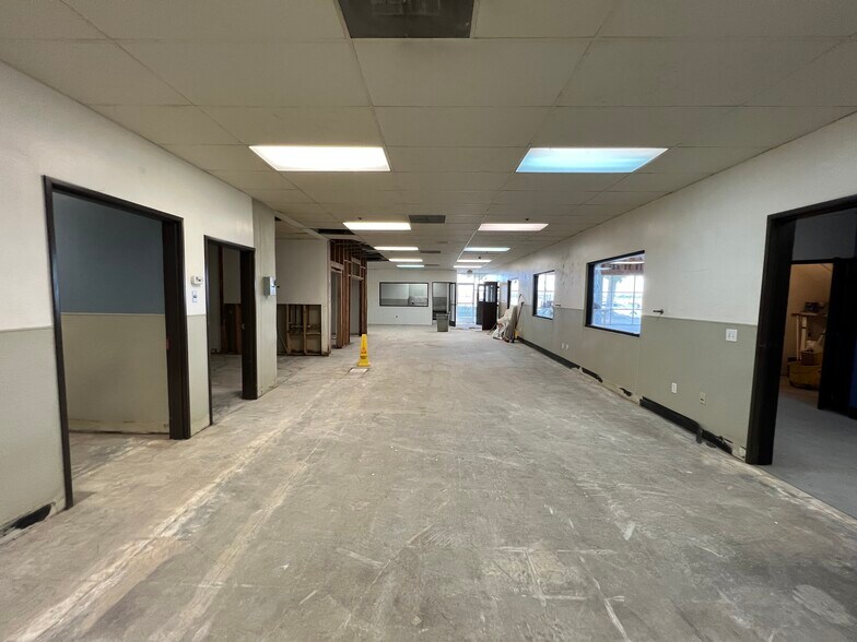 More Photos Of 15650 El Prado Rd, Chino Warehouse For Lease