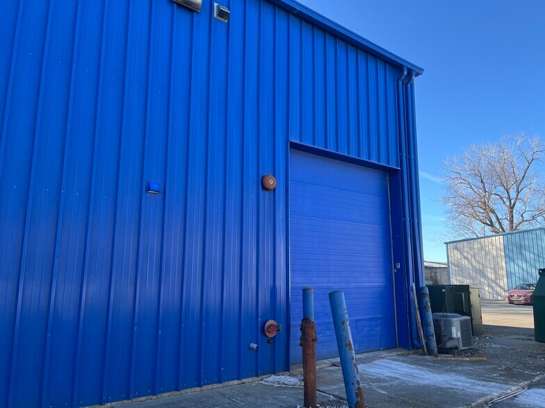 More Photos Of 2919 S Duff Ave, Ames Auto Repair For Lease
