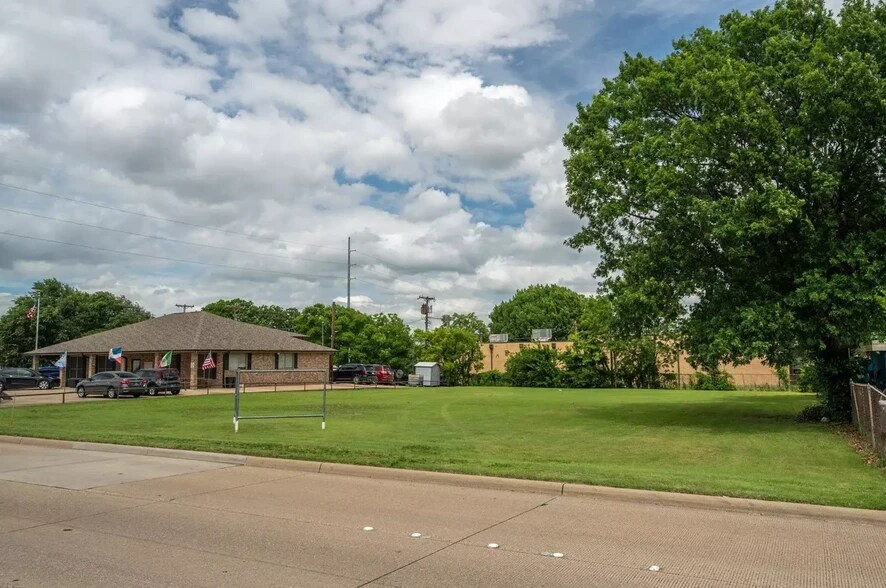 More Photos Of 212 N 1st St, Garland Land For Sale