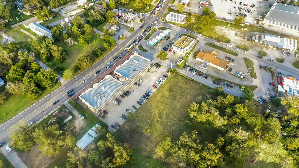 More Photos Of 21123 Eva St, Montgomery Medical For Lease