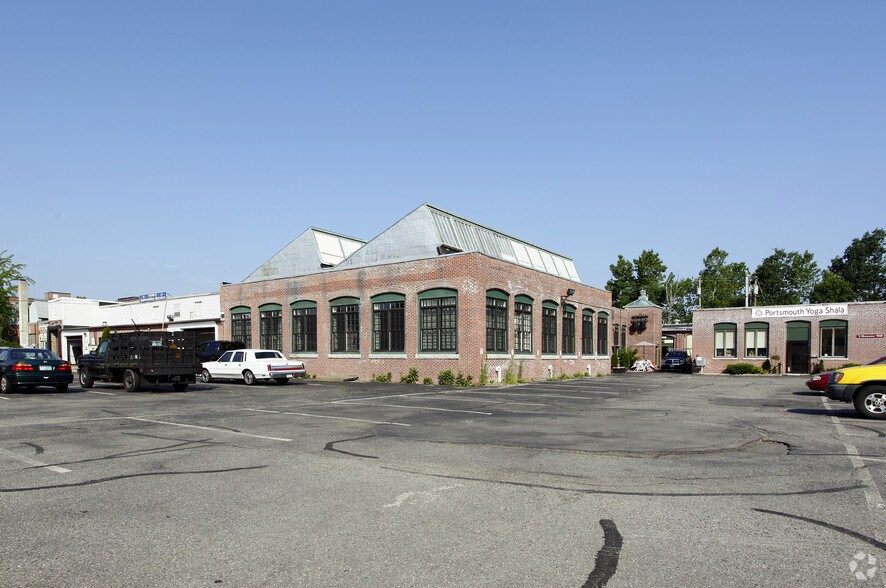 Primary Photo Of 909 Islington St, Portsmouth Warehouse For Lease
