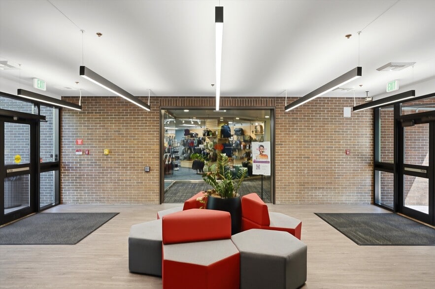 More Photos Of 6 Centerpointe Dr, Lake Oswego Office For Lease