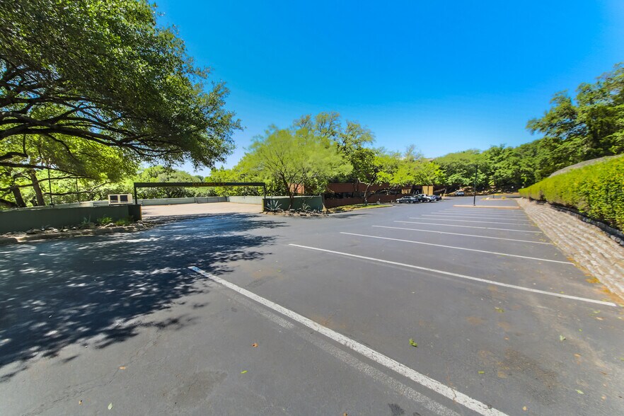 More Photos Of 8834 N Capital of Texas Hwy, Austin Office For Lease