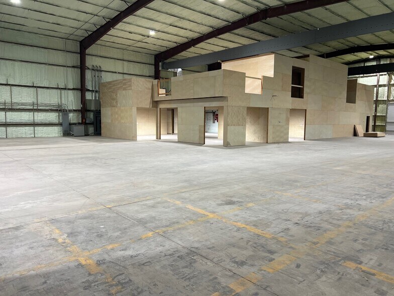 More Photos Of 3445 SW 6th St, Ocala Manufacturing For Lease