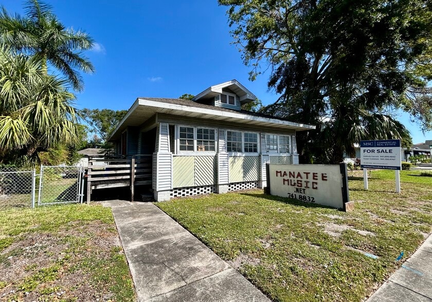 More Photos Of 2710 W Manatee Ave, Bradenton Freestanding For Sale
