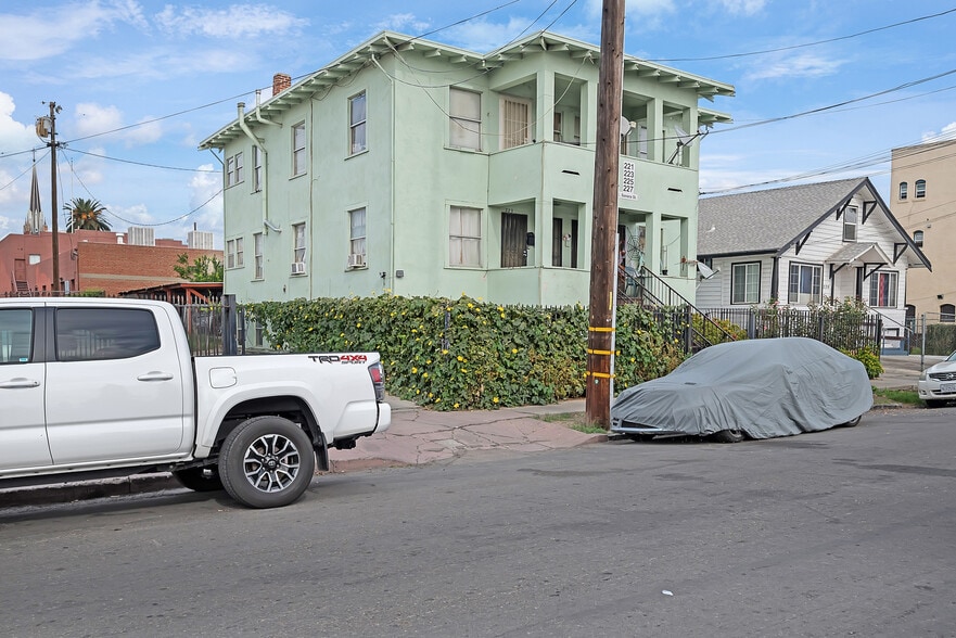 More Photos Of 221 E Sonora St, Stockton Apartments For Sale