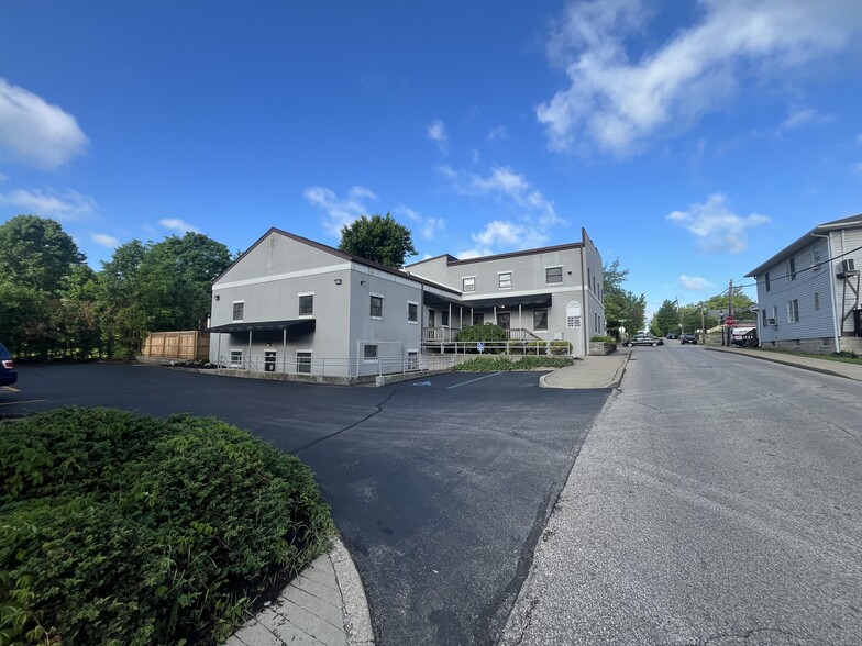 More Photos Of 901 S Rogers St, Bloomington Office For Lease