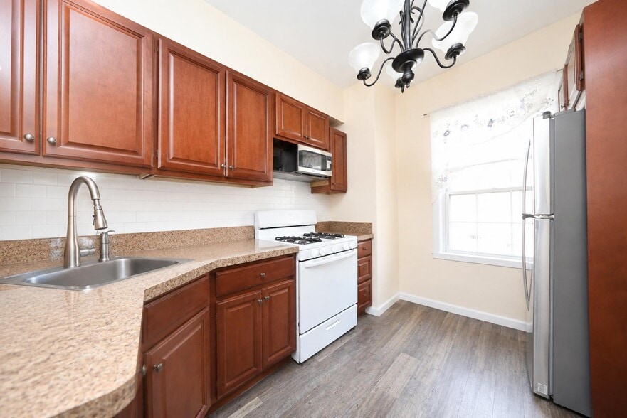 More Photos Of 33 Olympia Blvd, Staten Island Storefront Retail Residential For Sale