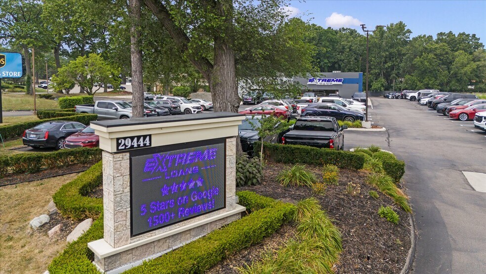 More Photos Of 29444 Northwestern Hwy, Southfield Office For Sale