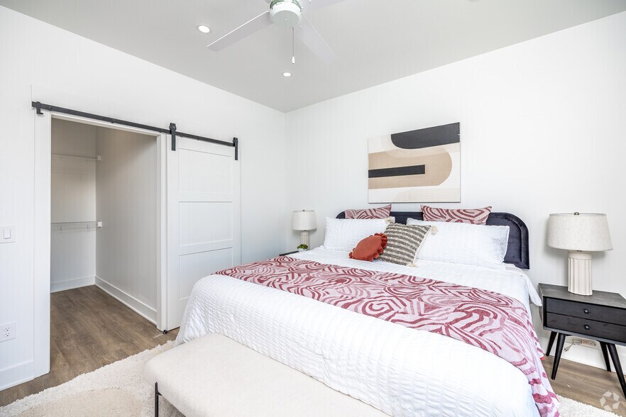 More Photos Of 1200 Keosauqua Way, Des Moines Apartments For Sale
