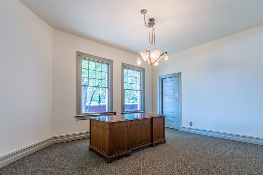 More Photos Of 1923 N Classen Blvd, Oklahoma City Office For Sale