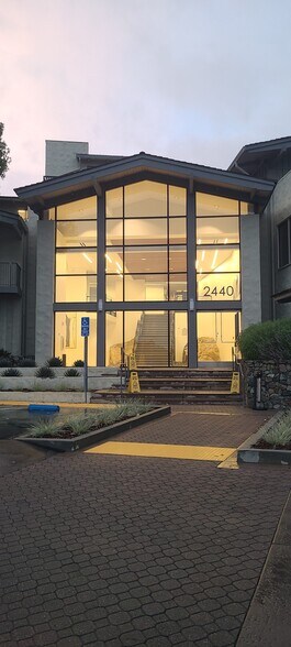 More Photos Of 2440 Sand Hill Rd, Menlo Park Office For Lease