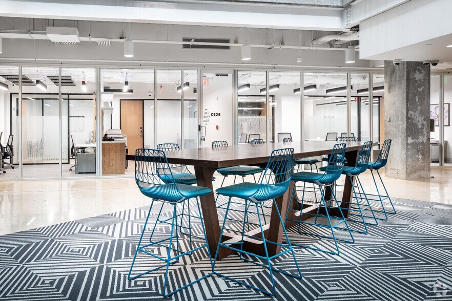 More Photos Of 501 Congress Ave, Austin Office For Lease