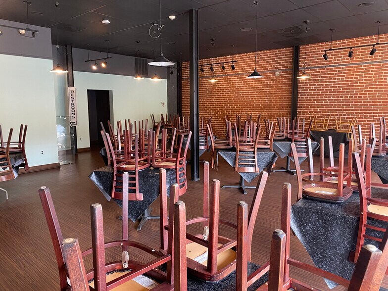 More Photos Of 33 N Washington St, Berkeley Springs Restaurant For Sale