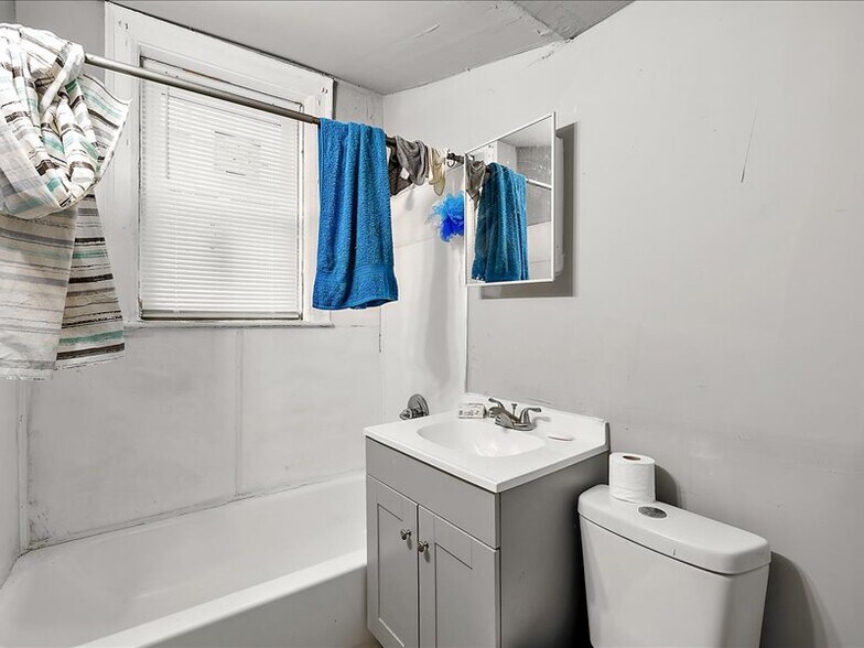 More Photos Of 18037 Pelkey St, Detroit Multifamily For Sale