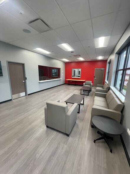 More Photos Of 13400 FYH Dr, Huntley Truck Terminal For Lease