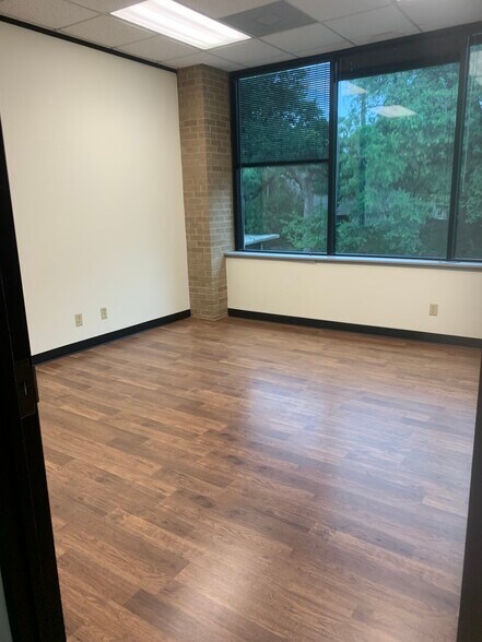 More Photos Of 9300 Jollyville Rd, Austin Office For Lease