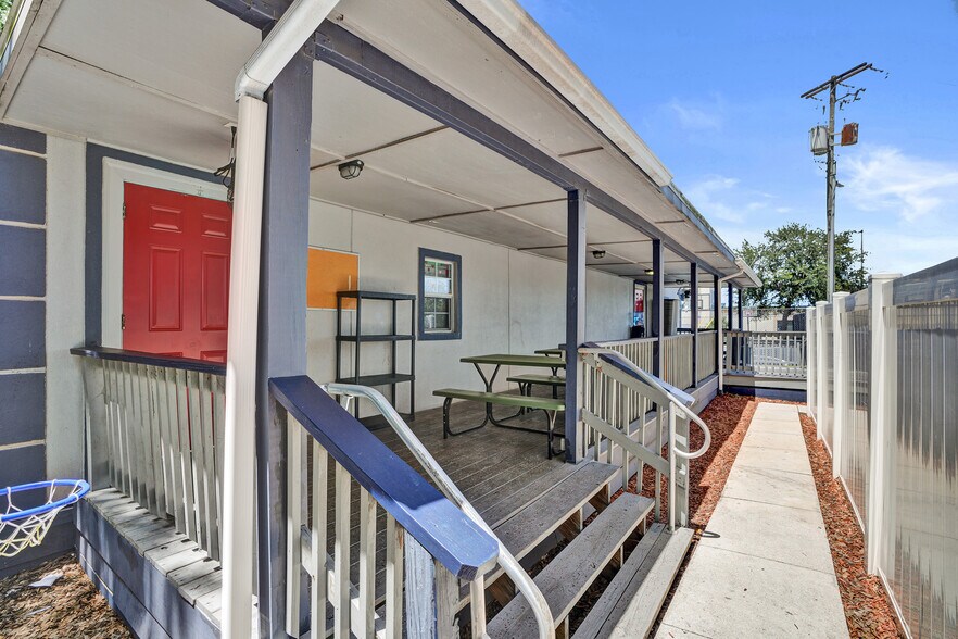 More Photos Of 1511 S US Highway 301, Tampa Office For Sale