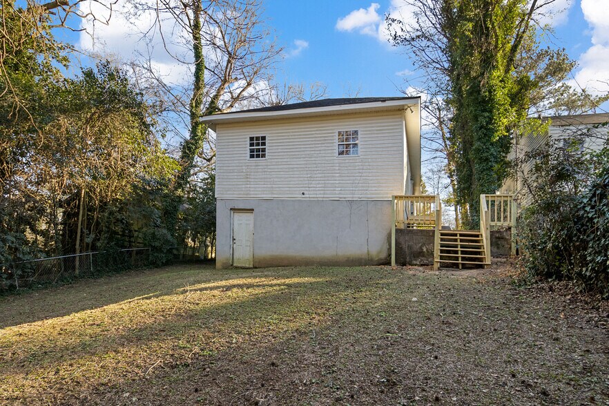 More Photos Of 960 Curry Pl, Macon-Bibb Healthcare For Sale