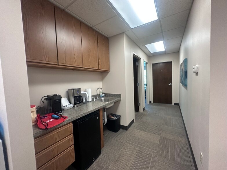 More Photos Of 5380 Cascade Rd SE, Grand Rapids Office For Lease