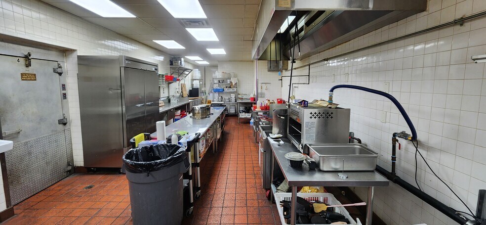 More Photos Of 14225 Jones St, Lavonia Restaurant For Sale