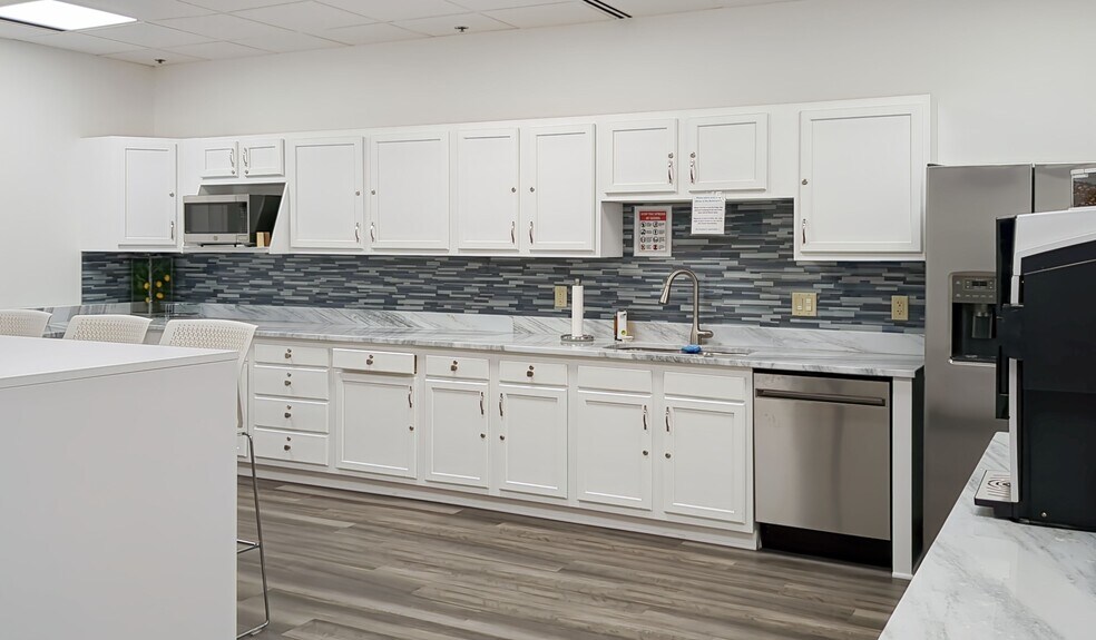 More Photos Of 11260 Chester Rd, Cincinnati Office For Lease