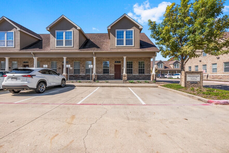 More Photos Of 25511 Budde Rd, The Woodlands Office For Sale