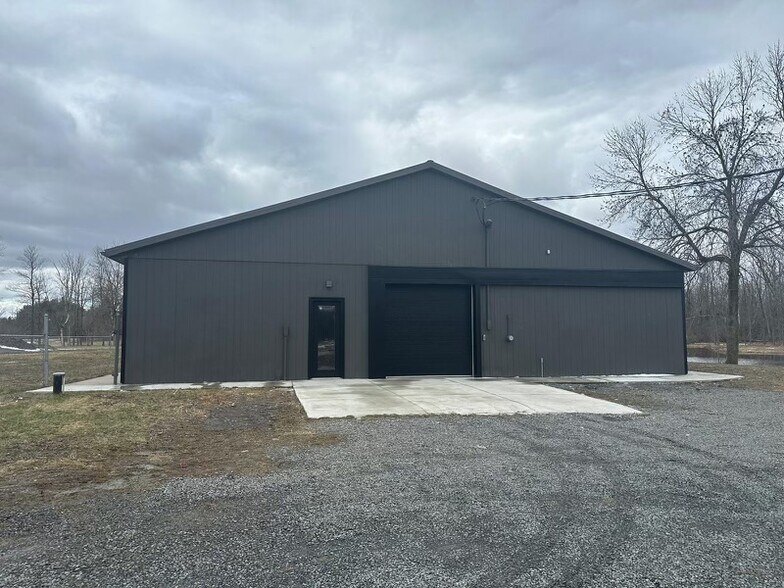 More Photos Of 13373 County Road 2, Morrisburg Industrial For Lease