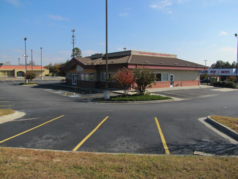 More Photos Of 1224 Eisenhower Pky, Macon-Bibb Restaurant For Lease