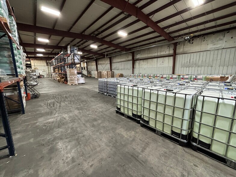More Photos Of 1302 Rath Ave, Dodge City Distribution For Sale