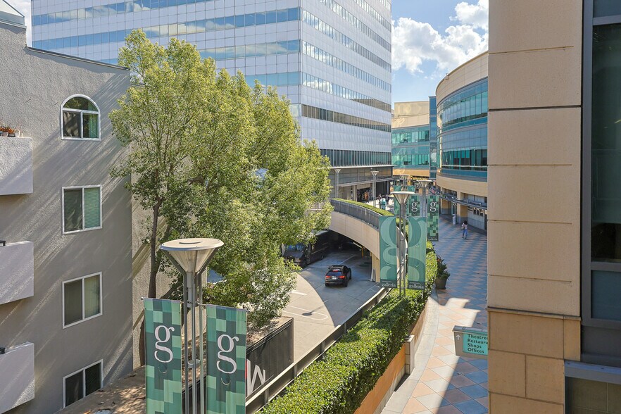 More Photos Of 15301 Ventura Blvd, Sherman Oaks Unknown For Lease