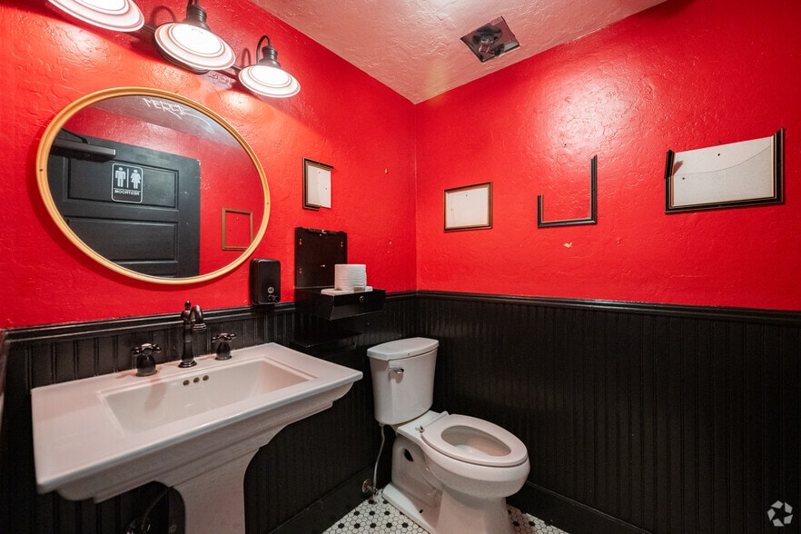 More Photos Of 6957 Sebastopol Ave, Sebastopol Restaurant For Sale